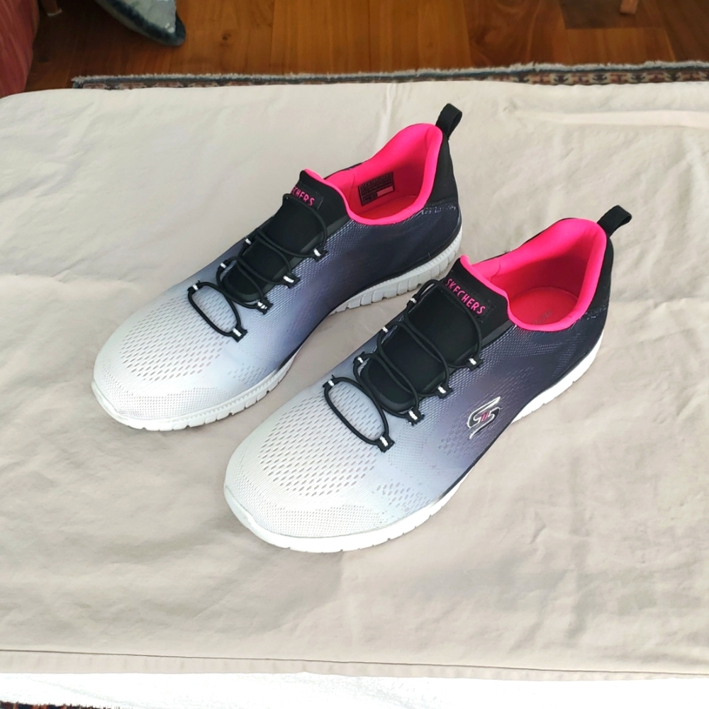 Skechers Summits Bright Charmer Black Fade and Hot Pink Sneakers SZ 11 M